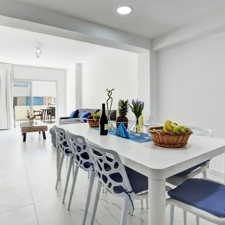 Myhome Delux, 3 Bedroom With Pool Ayía Nápa