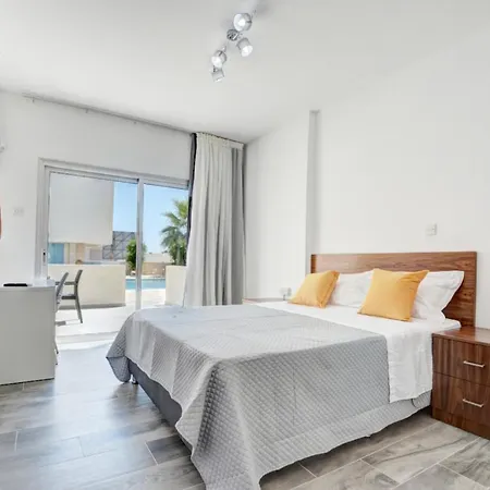 Myhome Delux, 3 Bedroom With Pool Appartement
