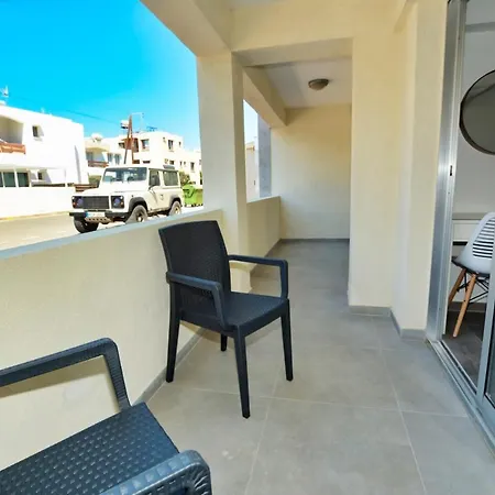 Myhome Delux, 3 Bedroom With Pool Appartement Ayía Nápa