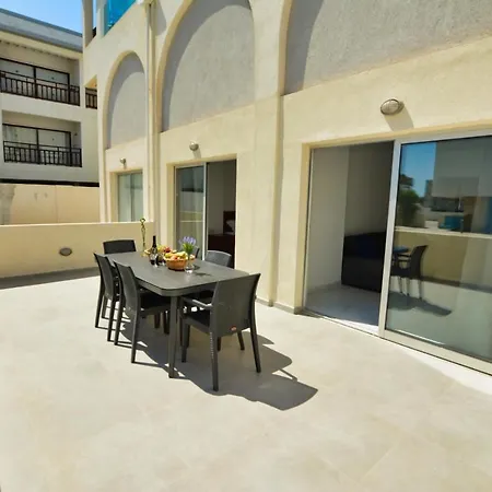 Myhome Delux, 3 Bedroom With Pool Appartement