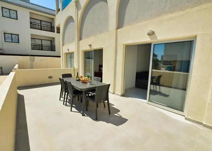 Myhome Delux, 3 Bedroom With Pool Апартаменты