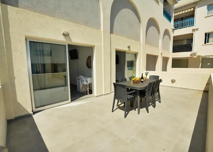 Апартаменты Myhome Delux, 3 Bedroom With Pool